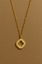 women stylish necklace